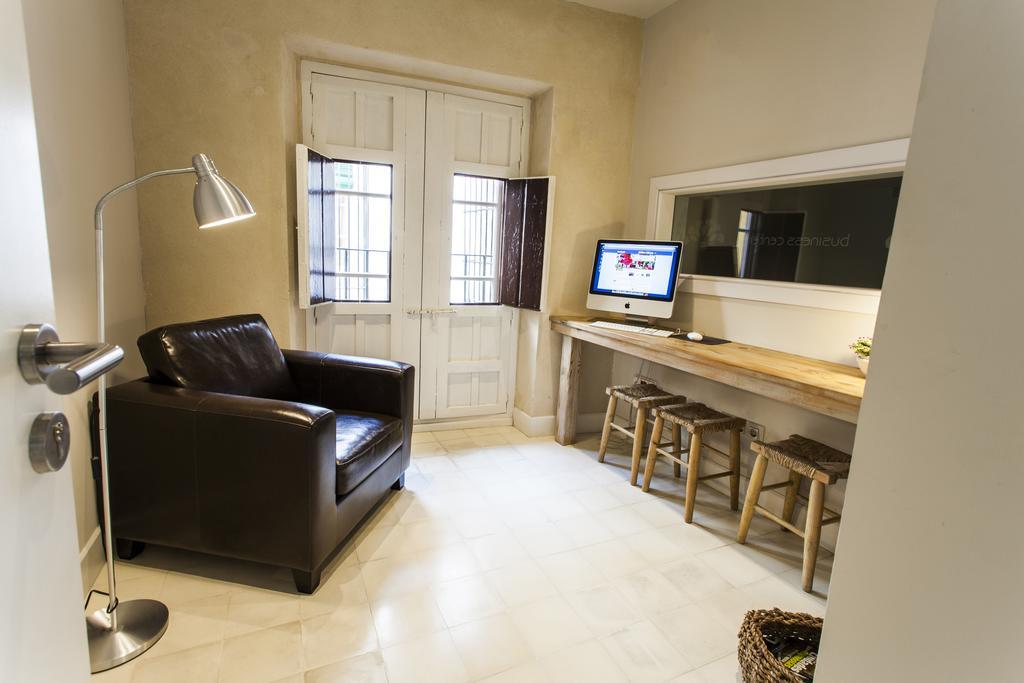 Hotel Boutique Elvira Plaza Sevilla Bagian luar foto
